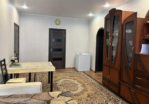 Дом 180м&sup2;, 2-этажный, участок 10 сот.  