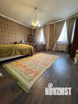 Коттедж 350м², 2-этажный, участок 30 сот.  