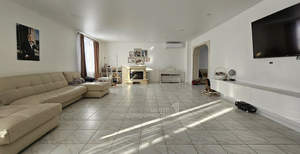 Дом 371м&sup2;, 3-этажный, участок 8 сот.  