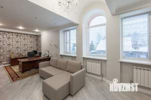 Дом 527м&sup2;, 3-этажный, участок 13 сот.  