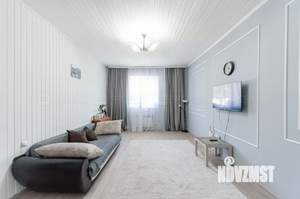 Дом 242м&sup2;, 2-этажный, участок 8 сот.  