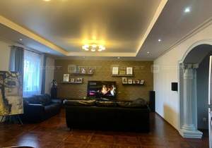 Дом 460м&sup2;, 2-этажный, участок 0 сот.  