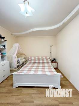 Коттедж 250м&sup2;, 2-этажный, участок 8 сот.  