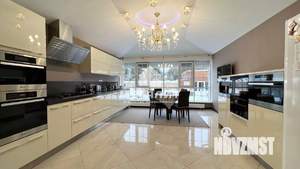 Дом 336м&sup2;, 2-этажный, участок 15 сот.  