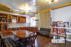 Дом 350м², 2-этажный, участок 10 сот.  