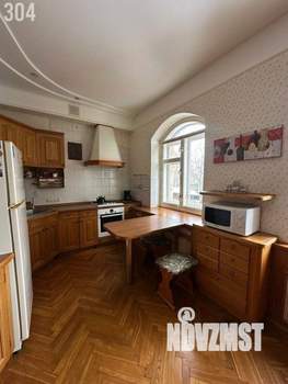 Дом 329м&sup2;, 2-этажный, участок 7 сот.  