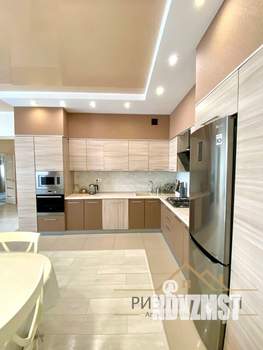 Дом 161м&sup2;, 2-этажный, участок 5 сот.  