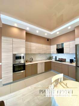 Дом 161м&sup2;, 2-этажный, участок 5 сот.  