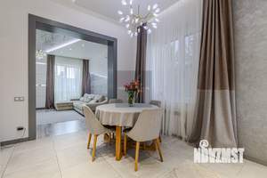 Дом 271м&sup2;, 2-этажный, участок 8 сот.  