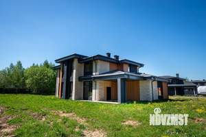 Дом 305м&sup2;, 2-этажный, участок 10 сот.  