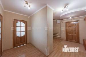 Дом 279м², 2-этажный, участок 11 сот.  