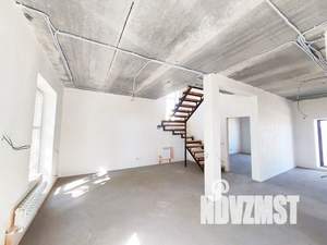 Дом 153м&sup2;, 2-этажный, участок 6 сот.  