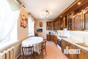 Дом 236м², 2-этажный, участок 5 сот.  