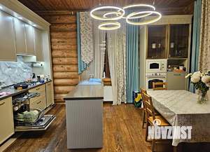 Дом 247м&sup2;, 2-этажный, участок 10 сот.  