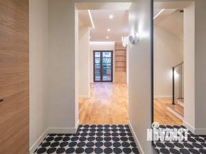 Коттедж 264м², 3-этажный, участок 11 сот.  