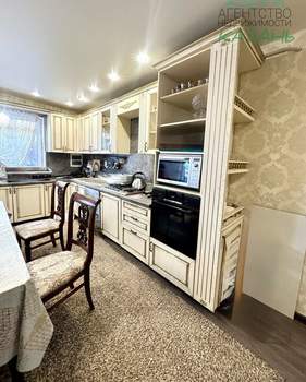 Дом 250м&sup2;, 2-этажный, участок 9 сот.  