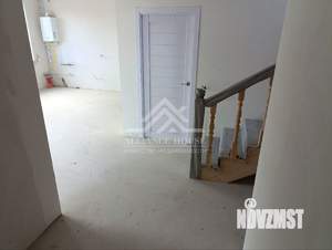 Дом 130м&sup2;, 2-этажный, участок 4 сот.  