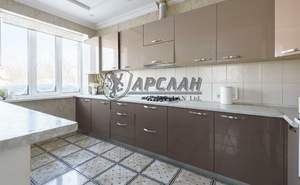 Дом 268м&sup2;, 3-этажный, участок 5 сот.  