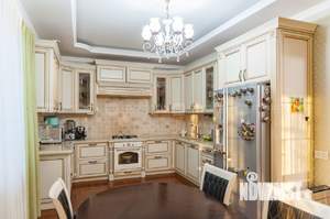 Дом 230м&sup2;, 2-этажный, участок 8 сот.  