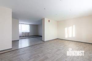 Коттедж 200м&sup2;, 3-этажный, участок 6 сот.  