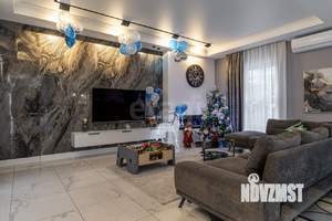 Дом 265м&sup2;, 2-этажный, участок 4 сот.  