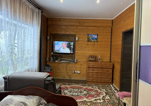 Дом 180м&sup2;, 2-этажный, участок 10 сот.  