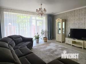 Дом 190м&sup2;, 1-этажный, участок 6 сот.  