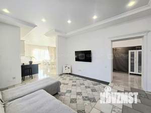 Дом 222м², 2-этажный, участок 10 сот.  