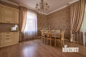 Дом 301м², 3-этажный, участок 4 сот.  