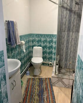 Дом 180м&sup2;, 2-этажный, участок 10 сот.  