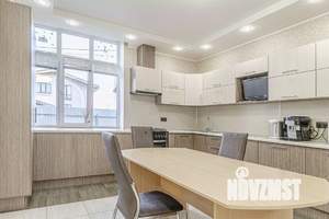 Дом 154м&sup2;, 2-этажный, участок 4 сот.  