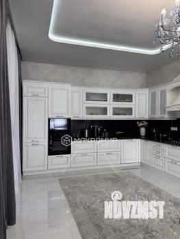 Коттедж 304м², 2-этажный, участок 8 сот.  
