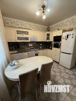 Дом 243м&sup2;, 2-этажный, участок 6 сот.  