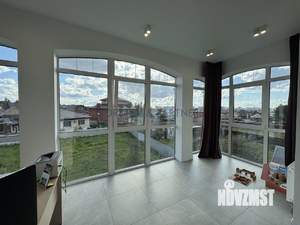 Дом 379м&sup2;, 3-этажный, участок 14 сот.  