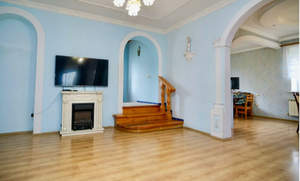 Дом 337м&sup2;, 2-этажный, участок 6 сот.  