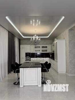 Коттедж 304м², 2-этажный, участок 8 сот.  