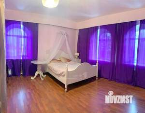 Дом 364м&sup2;, 2-этажный, участок 13 сот.  