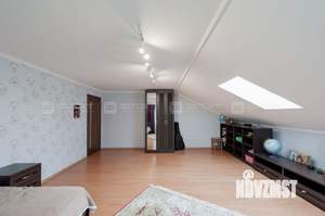 Дом 253м&sup2;, 2-этажный, участок 11 сот.  