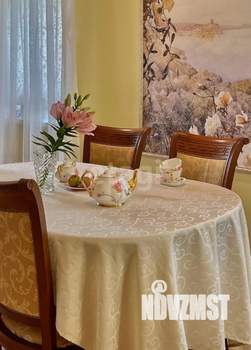 Дом 300м&sup2;, 2-этажный, участок 15 сот.  