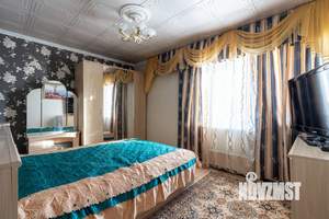 Коттедж 200м&sup2;, 3-этажный, участок 6 сот.  