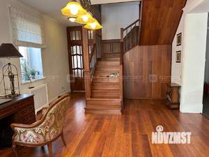 Дом 350м&sup2;, 2-этажный, участок 13 сот.  