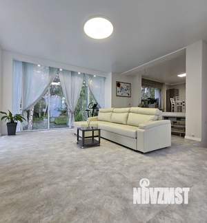 Дом 278м², 2-этажный, участок 15 сот.  