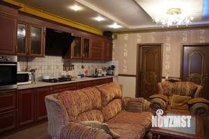 Коттедж 240м&sup2;, 2-этажный, участок 6 сот.  