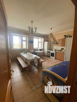 Дом 315м&sup2;, 3-этажный, участок 10 сот.  