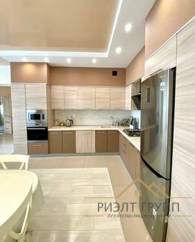 Дом 161м&sup2;, 2-этажный, участок 5 сот.  