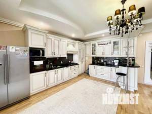 Дом 227м&sup2;, 2-этажный, участок 7 сот.  