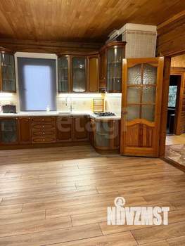 Дом 285м², 2-этажный, участок 11 сот.  