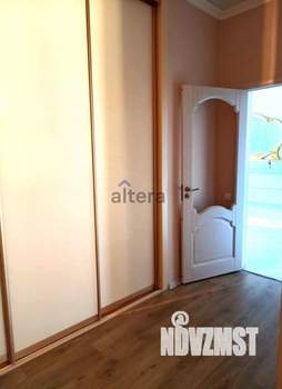 Дом 220м², 2-этажный, участок 5 сот.  