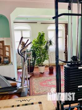 Дом 265м², 3-этажный, участок 7 сот.  