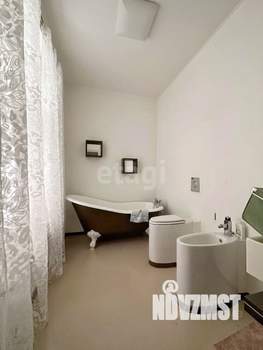 Дом 346м², 3-этажный, участок 12 сот.  